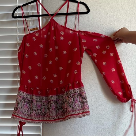 NWT Sienna Sky Top | Open Shoulders - Picture 3 of 13